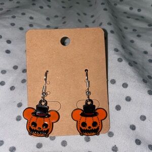 Top hat, pumpkin earrings